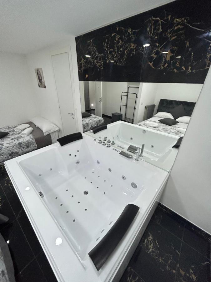 Giovanni Luxury Suites Neapol Exteriér fotografie